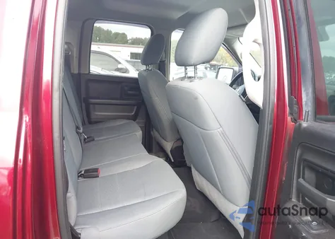 2019 Ram 1500 Classic Express 4X4 6'4 Box из США, поврежденный, VIN 1C6RR7FT4KS626611